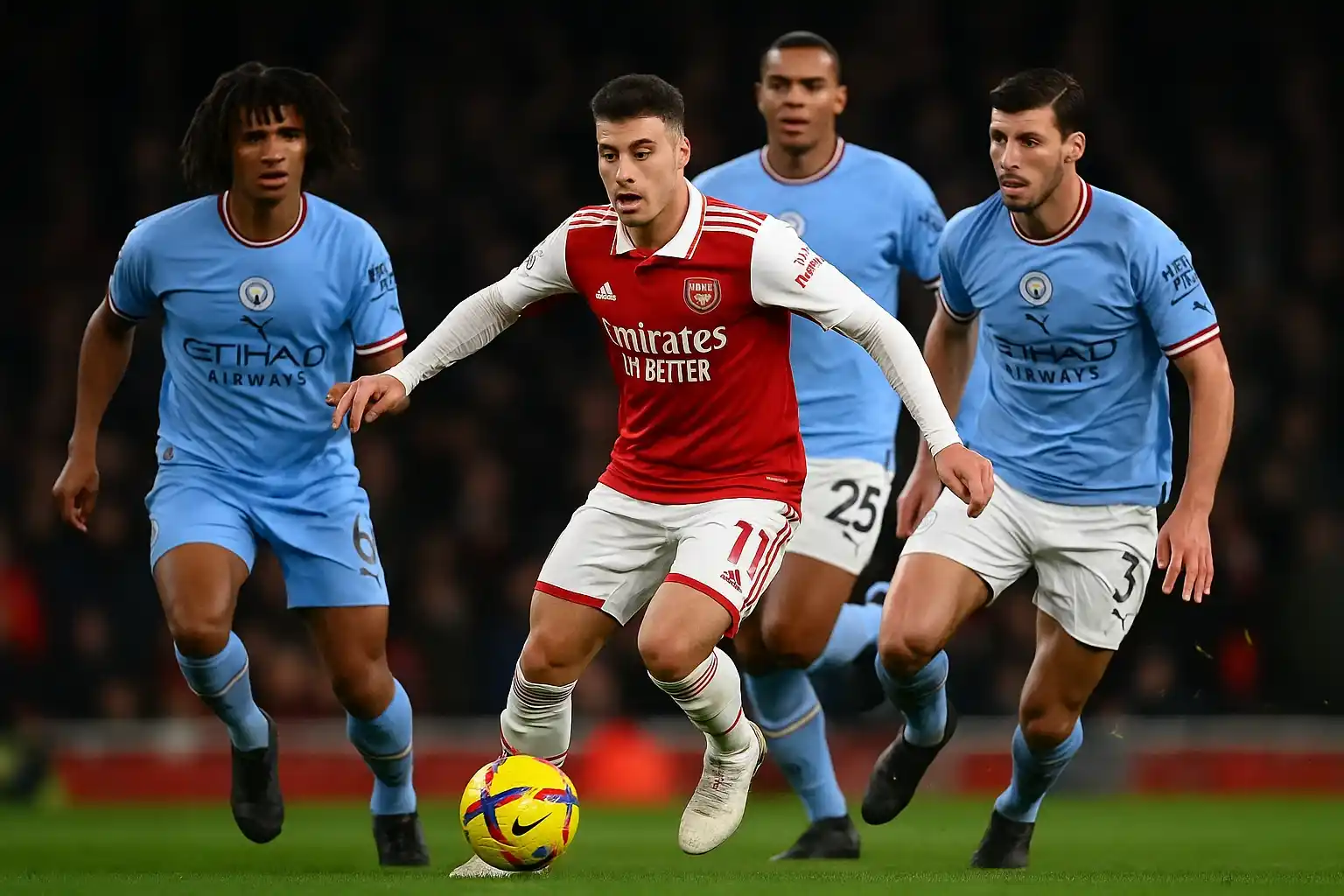 Martinelli là nỗi ám ảnh của hàng thủ Man City